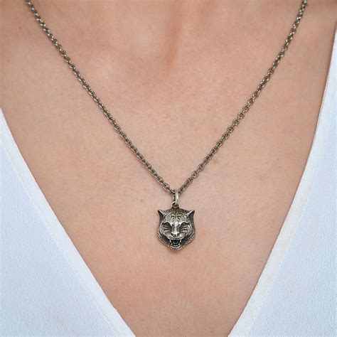 gucci feline necklace